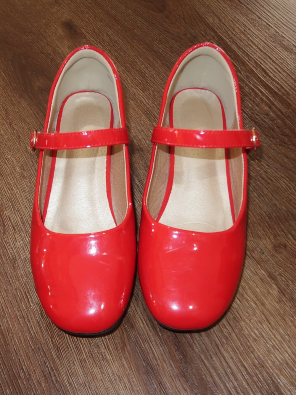 Girls Pnemy Red Shiny Patent Leather Heeled Mary Janes Formal Shoes 4Y 4 Youth